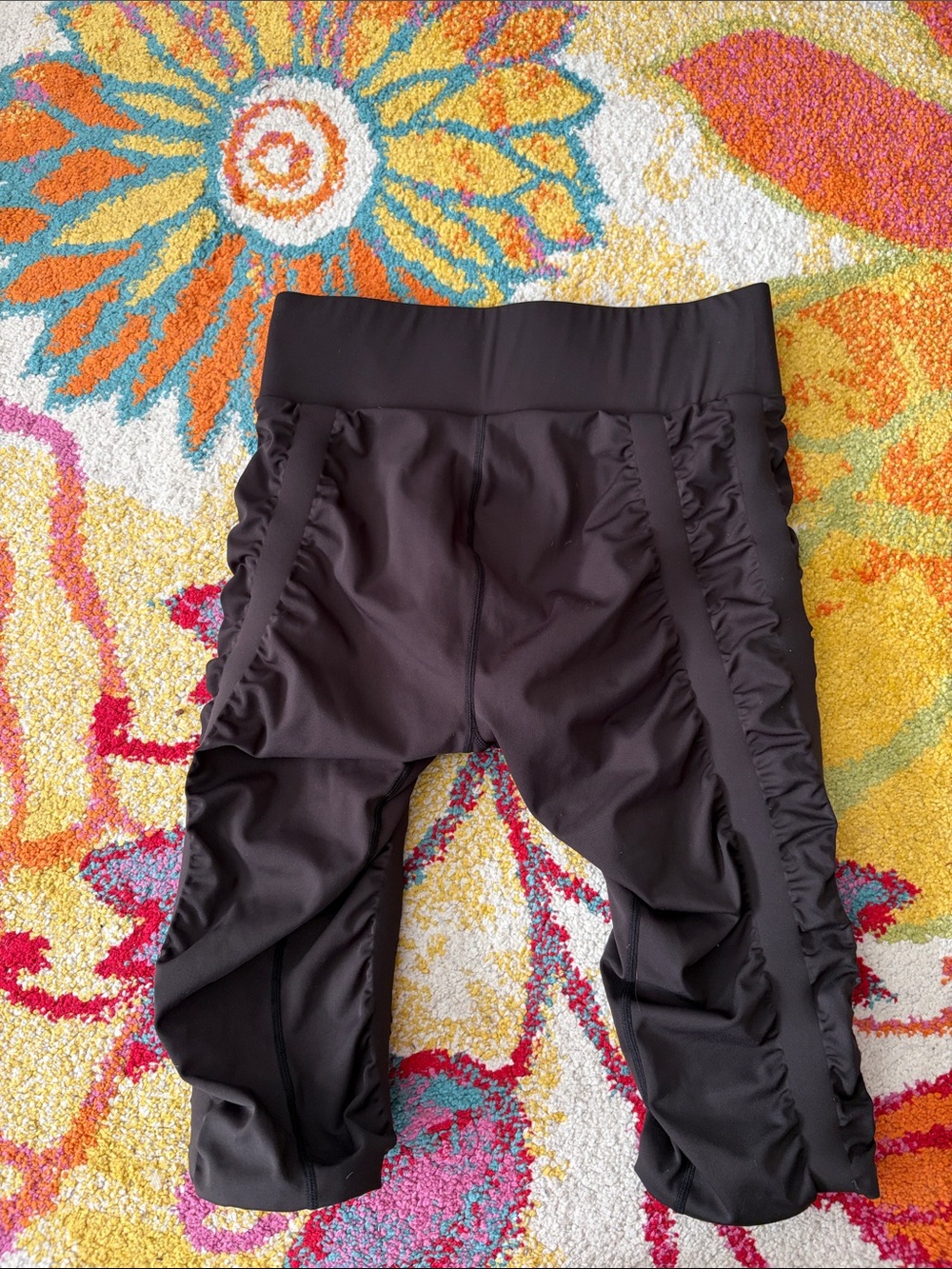 SKINNIFY CAPRI CROP RESISTANCE BAND LEGGINGS LARGE - Picture 6 of 6
